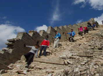 Why Do the Bricks and Stones of the Great Wall Have Different Colors