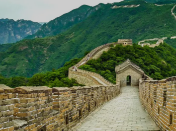 Following the Great Wall to Find Delicious Food - Keeping Your Taste Buds Busy