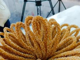 Beijing Sanzi Mahua (Fried Twisted Dough Sticks)