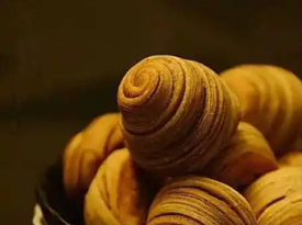 Beijing Luosizhuan (Snail - shaped Pastry)
